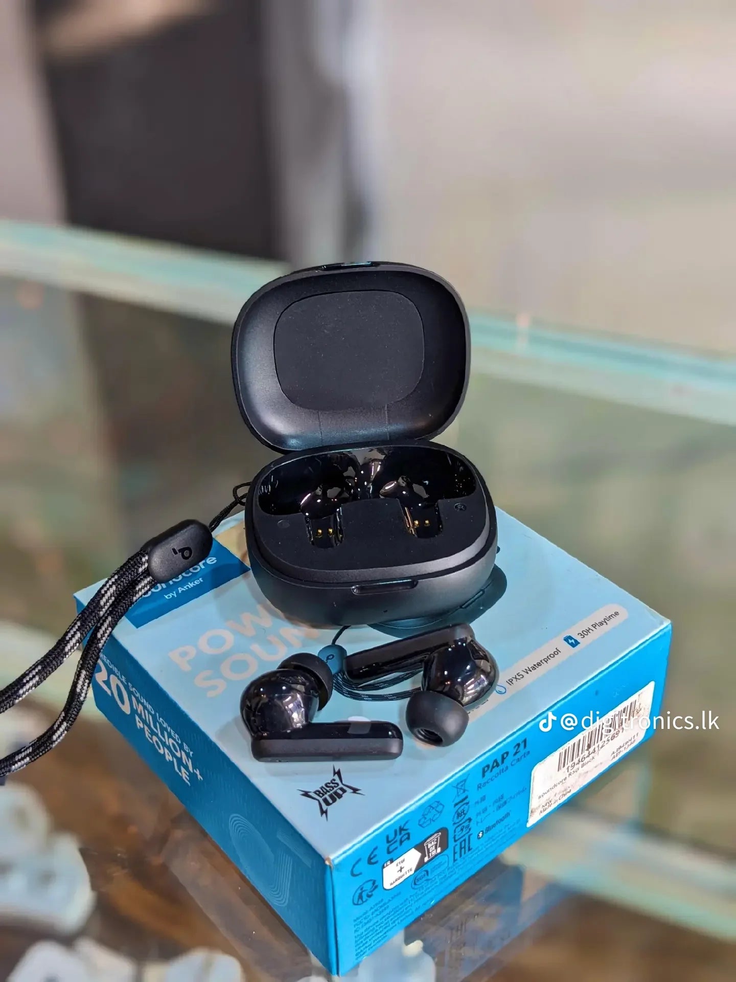 Écouteurs intra-auriculaires sans fil Anker Soundcore R50i True, TWS avec plus de 30 heures de lecture, appels clairs et basses hautes, résistant à l'eau IPX5, application Soundcore Connect avec 22 égaliseurs prédéfinis, connectivité rapide,